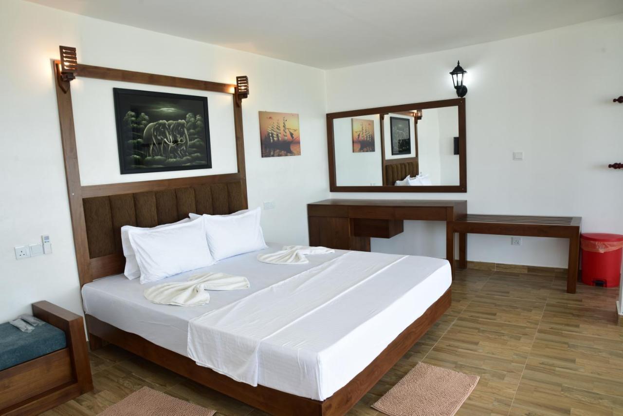 New Ocean Hill Hotel 히카두와 외부 사진